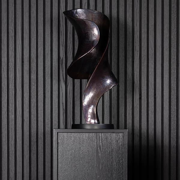 BESANO metallstatue